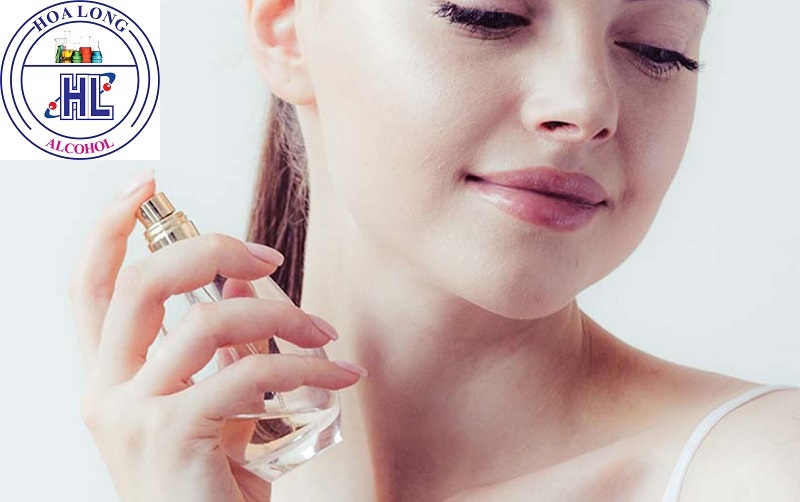 ỨNG DỤNG CỤ THỂ CỦA ETHANOL TRONG NGÀNH SẢN XUẤT NƯỚC HOA